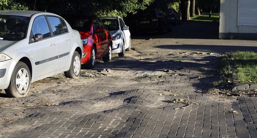 zdjęcie parking przy ulicy Zwycięzców