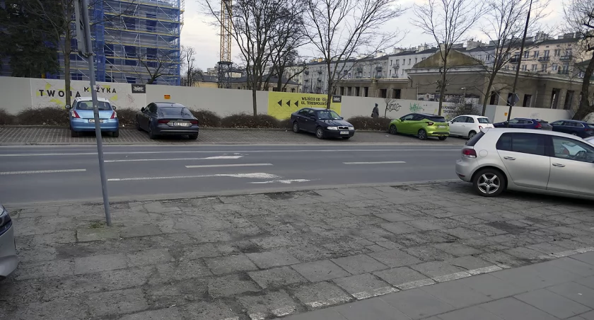 zdjęcie Puste miejsca parkingowe na Kamionku 