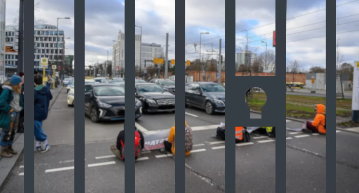 Działania służb, Ostatnie Pokolenie Aktywiści Blokują Warszawskie Ulice Otrzymują Wyrok - zdjęcie, fotografia
