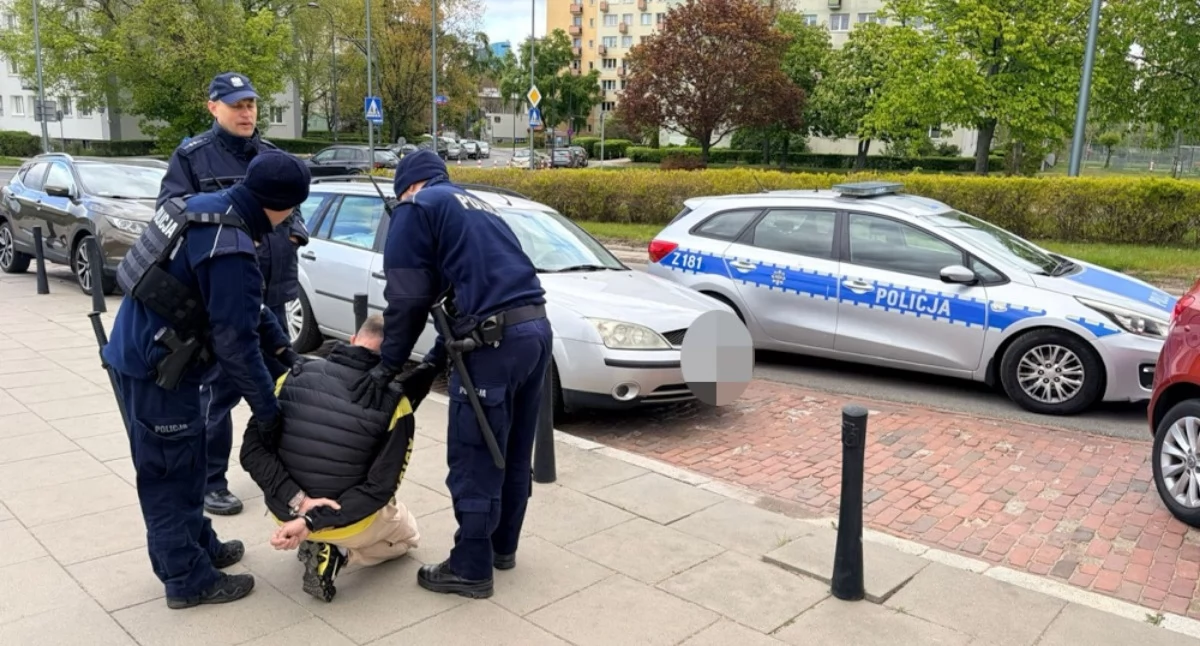 Działania służb, DZIELNICOWI Pradze Południe schwytali latka! - zdjęcie, fotografia