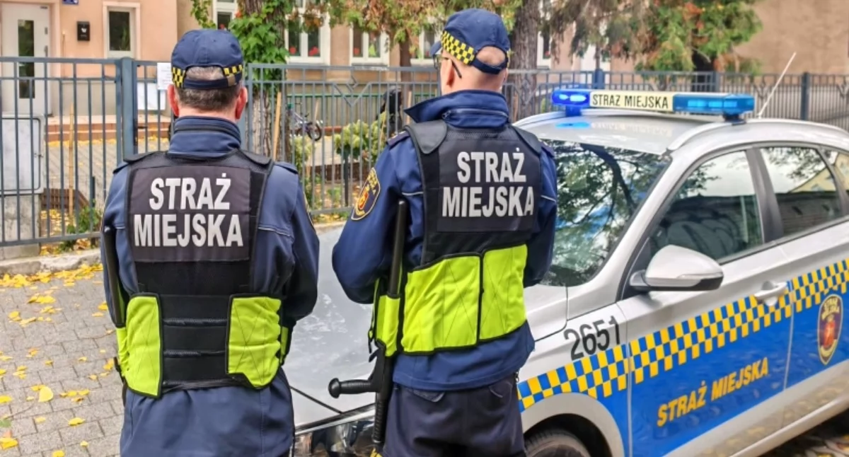 Działania służb, Nastolatek GROZIŁ ATAKIEM nauczycielkę Interwencja Praga Południe - zdjęcie, fotografia