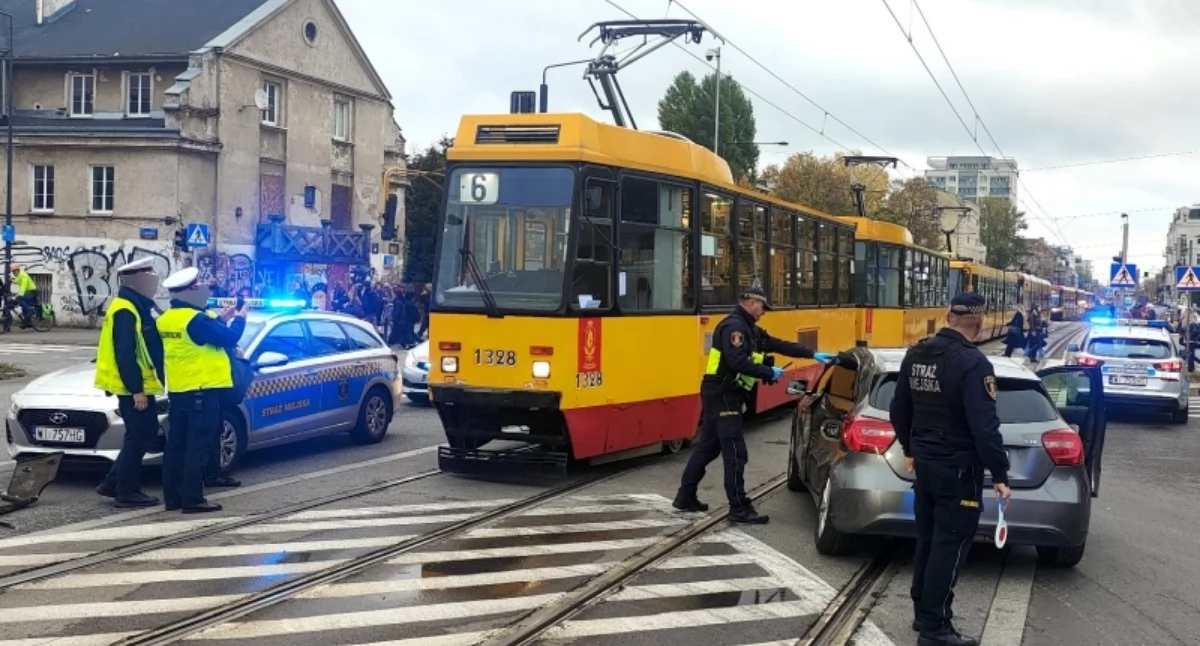 Działania służb, Tramwaj kontra Pradze Południe - zdjęcie, fotografia
