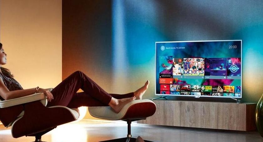 Podczas dni wolnych można zrelaksować się przy telewizorze od Dora Falenica.