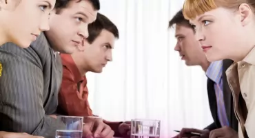 Na Saskiej Kępie w Warszawie wybuchł spór dotyczący parkowania w strefie płatnego parkowania